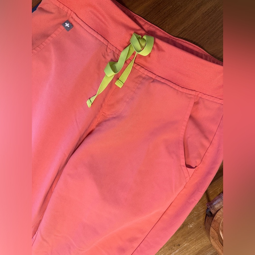 figs zamora jogger, hot coral